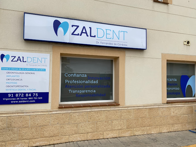 Fachada Clínicas Dentales Zaldent, Fuentidueña de Tajo. 