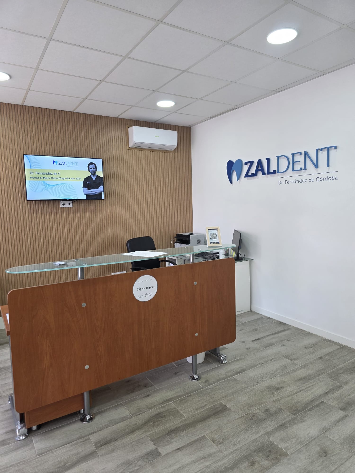 Recepción de clínica dental Zaldent