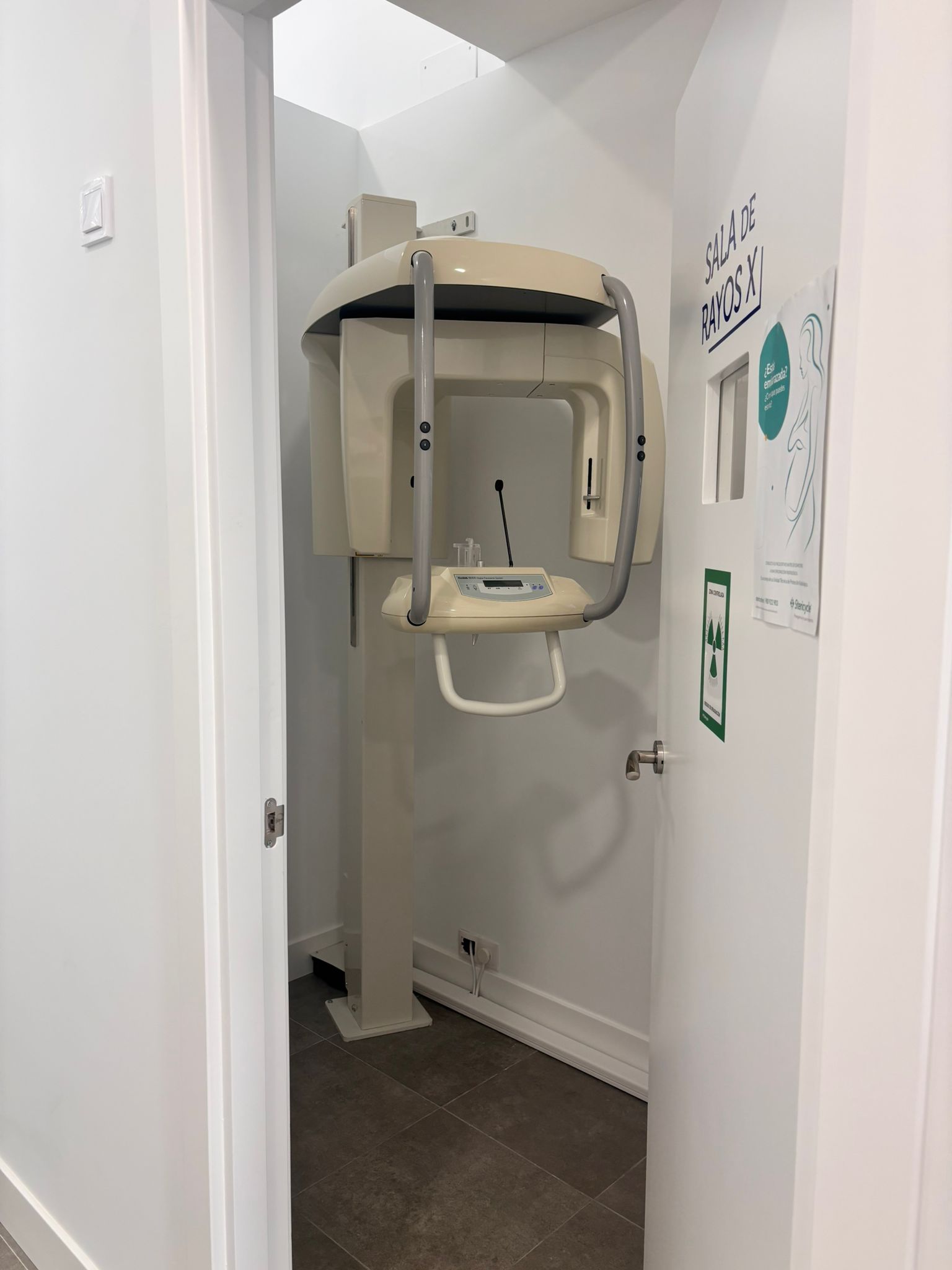 Sala de rayos X de clínica dental Zaldent Santa Cruz de la Zarza